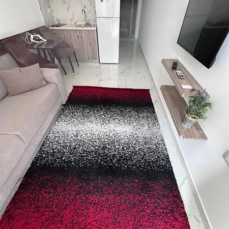 1 Bedroom Retreat House * Pogradec